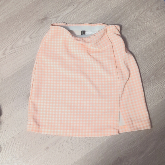 2 for $20 Never worn pink and white checkered miniskirt - Picture 1 of 3